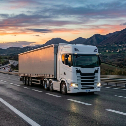 Rinnovabili • EU grants flexibility on heavy-duty vehicle emissions targets