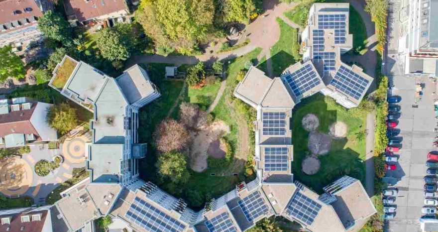 Rinnovabili • RECs in Europe: slow progress despite EU's green energy ambitions