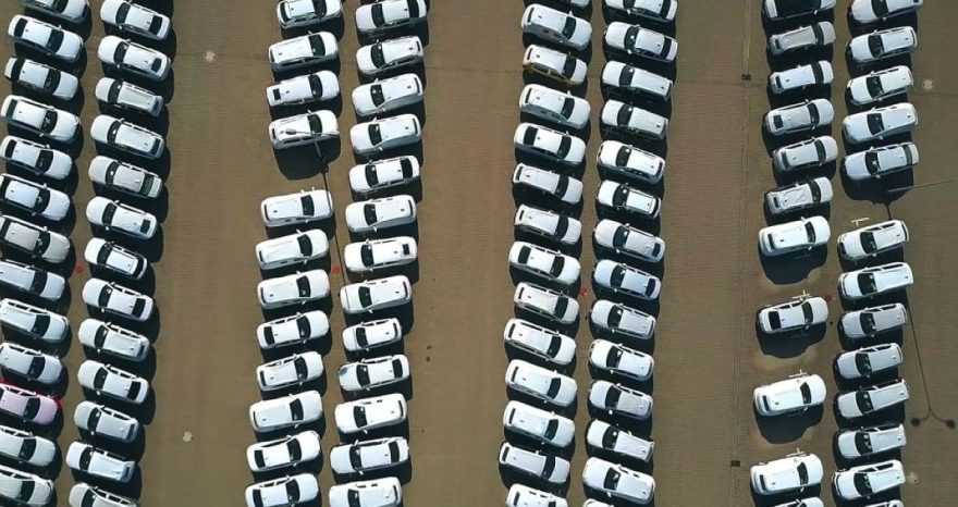 Rinnovabili • Electric cars Europe EVs overtake petrol cars in a historic first as Italy records 77% surge
