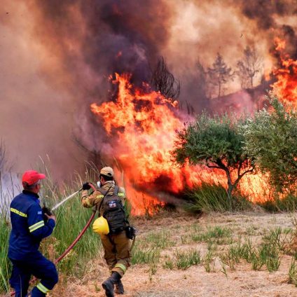 Rinnovabili • Wildfire risk Europe rises 50% as climate change drives more extreme fire conditions