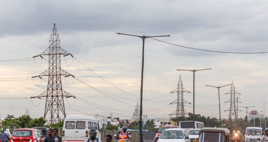 Rinnovabili • India power grid delays prompt new transmission fee relief for renewable energy and battery storage projects.