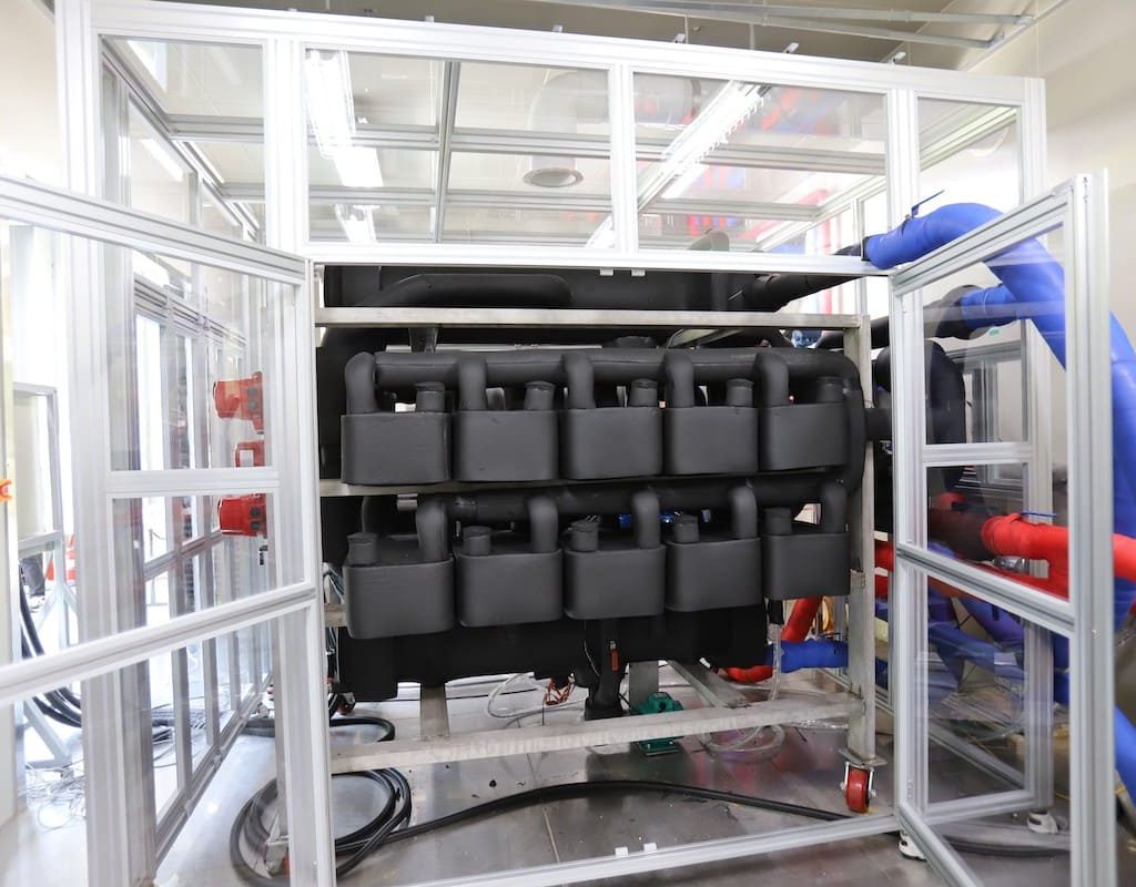 Next-generation heat pumps turn data centre waste heat into cooling